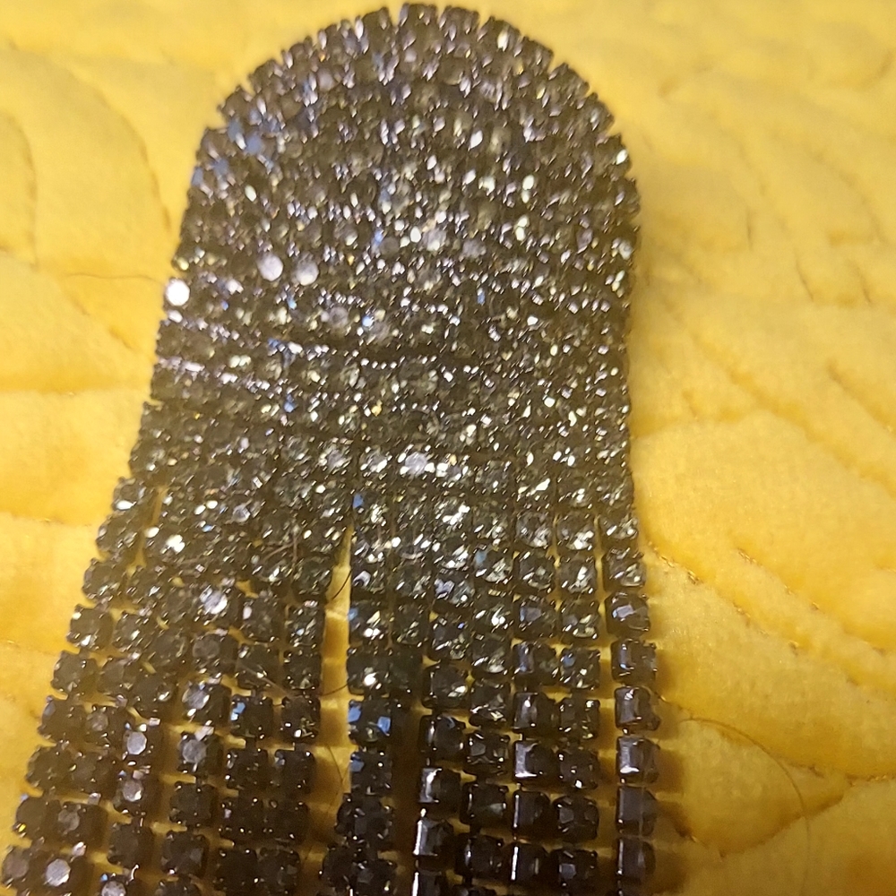 🎂❤️NWT Black Crystals long links Post Earrings. - Picture 6 of 7